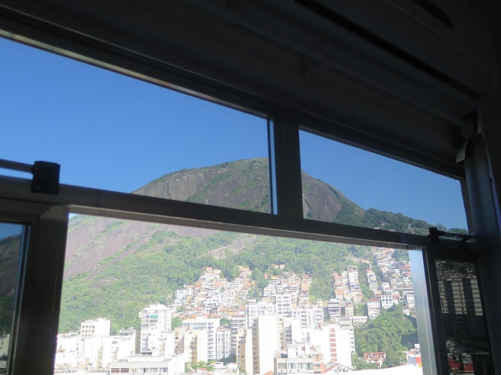 Walk On The Favela Albergue *