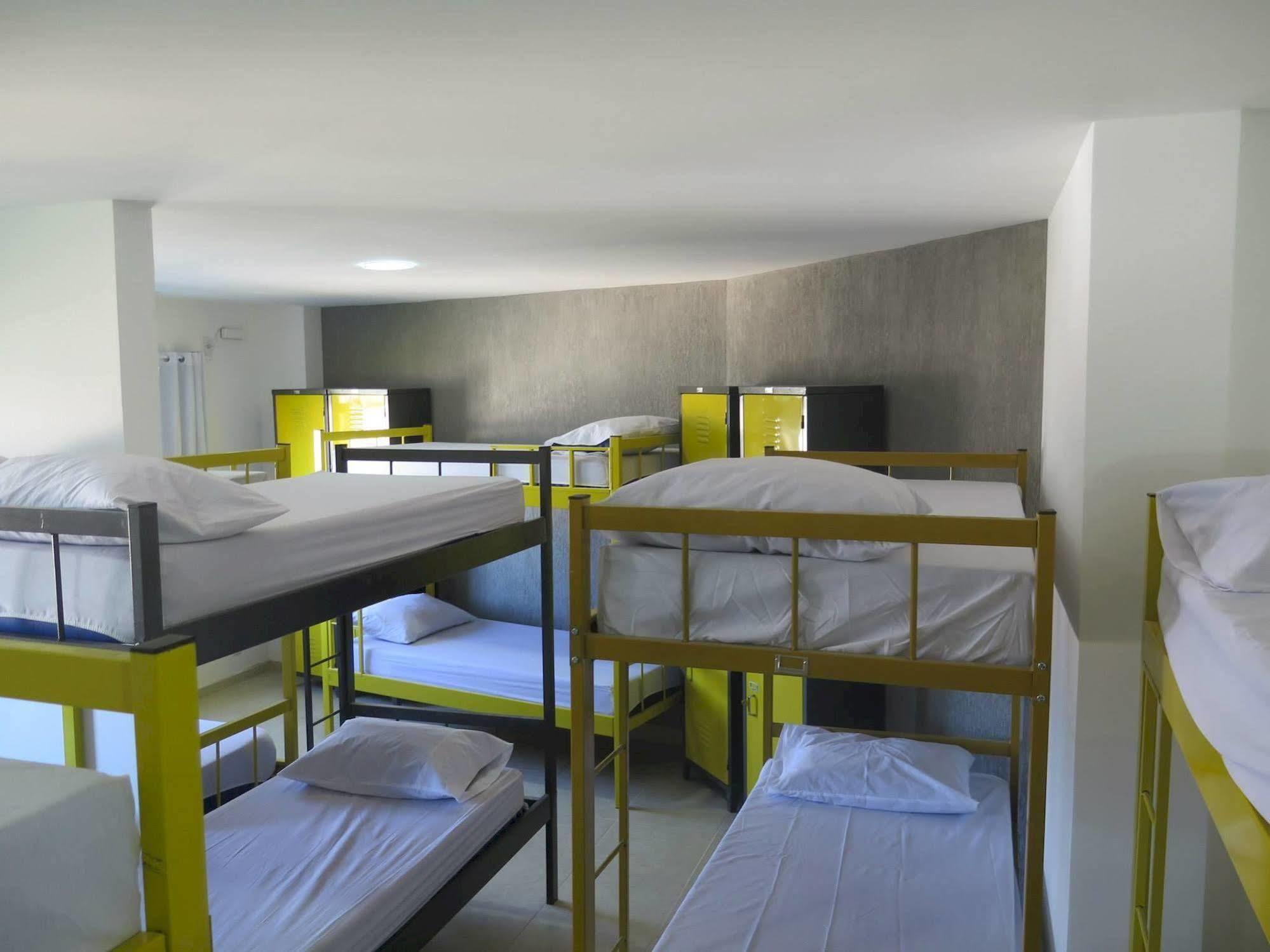 Albergue Walk On The Favela