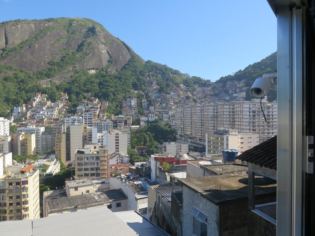 Hostel Walk On The Favela *